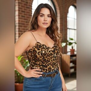 NEW•XL-1X•Sugared + Bronzed Unique Animal Print Scallop Trim Top